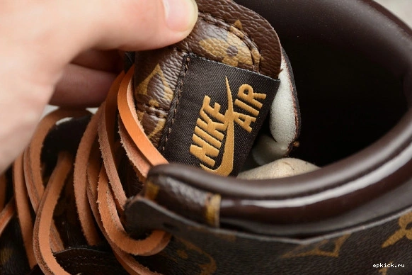 Rep EP (WITH AQ0818-158 O-W 1 JORDAN AIR CASE) AQ0818-158 -LouiV 1228